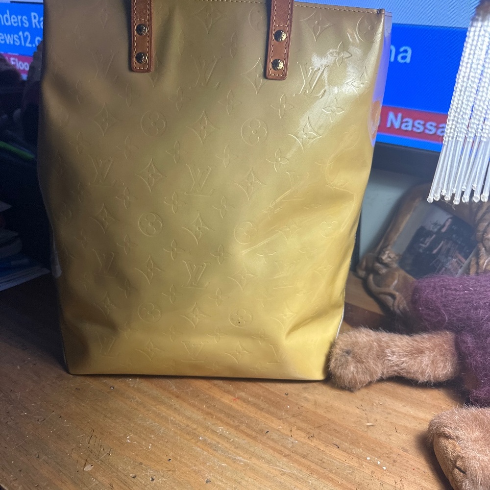 lv tote vernis yellow monogram reade MM